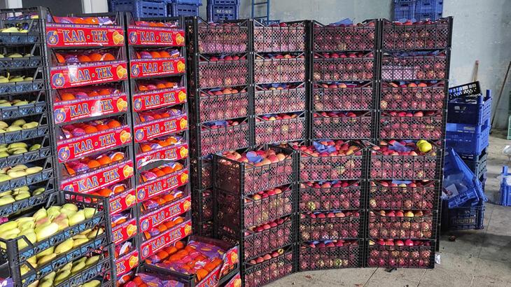 Kar yağışı İstanbul'daki sebze ve meyve hallerini etkiledi