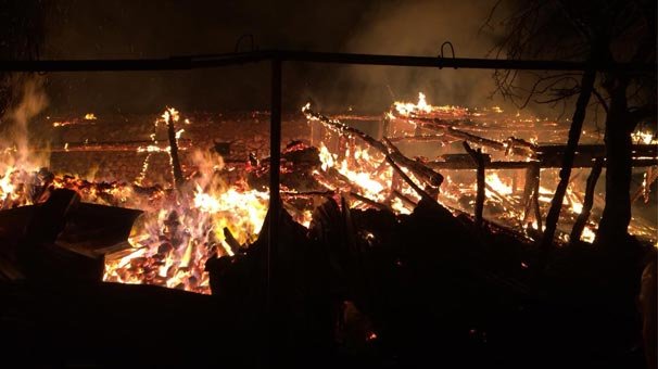 Karabük'te iki ev kül oldu