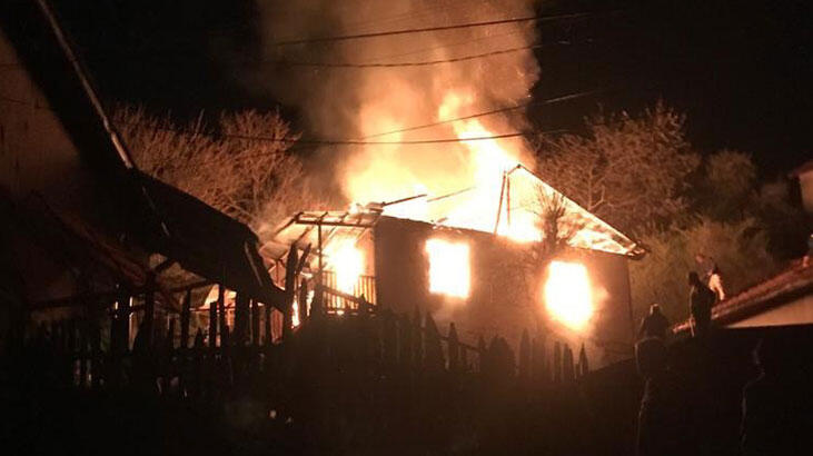 Karabük'te korkutan yangın! Bir ev kullanılamaz hale geldi