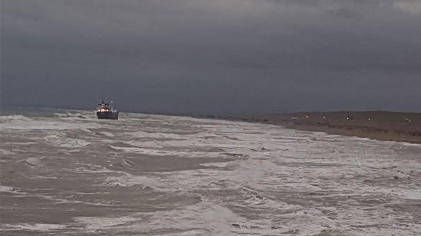 Karadeniz'de kuru yük gemisi karaya oturdu