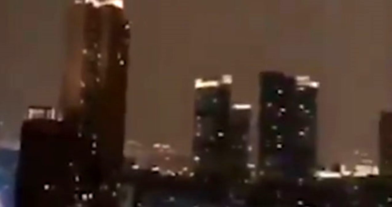 Karantinaya alınan Vuhan'da vatandaşlar, gece pencerelerden birbirlerine sesleniyorlar: Savaşmaya devam et