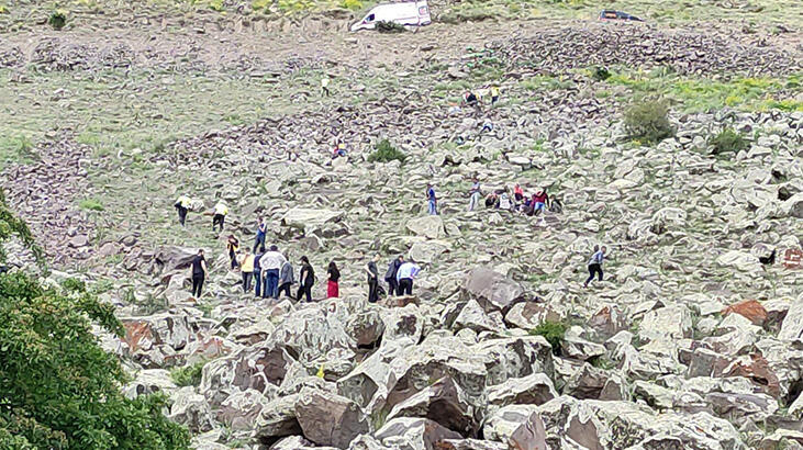Kars'ta kahreden kaza! Bir şehit, üç kişi hayatını kaybetti
