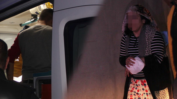 Kavga eden çift, birbirini bıçakla yaraladı