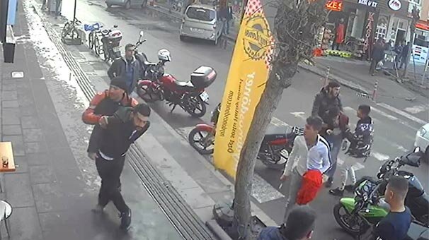 Kavga ettikleri yere dönüp dehşet saçtılar