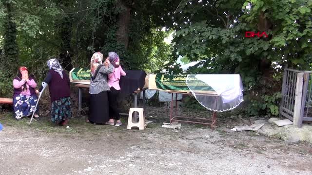 Kazada ölen Nihal'in tabutunun üzerine duvak konuldu