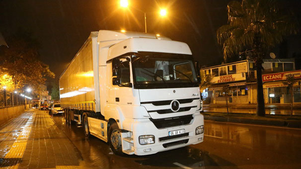 Kazazedeler yardıma giden şoförü vurdu!