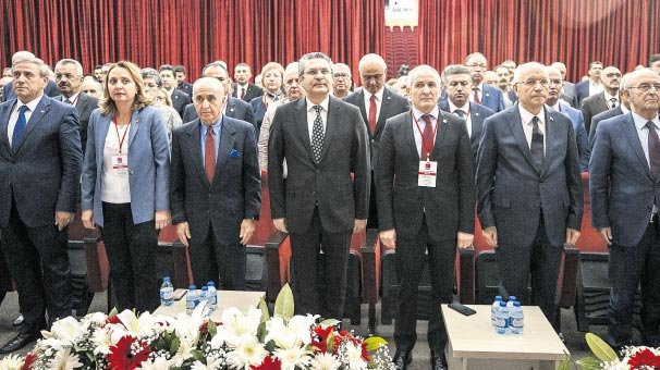 'Kendi içimizdeki hiçbir tartışma mücadelemizden önemli değil'