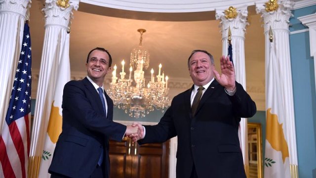 Kıbrıs: Türkiye Ada'da iki taraf arasına girerek anlaşmalara mani olmaya çalışıyor