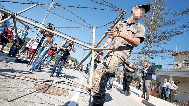 Kıbrıs’ta karşılıklı kapılar açıldı