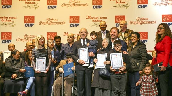 Kılıçdaroğlu, Maltepe'de tapu dağıtım törenine katıldı