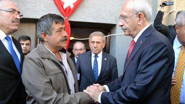Kılıçdaroğlu'ndan şehit evine taziye ziyareti