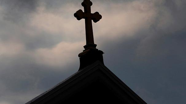 Kilisede cinsel istismar skandalı! Papa onları azletti...