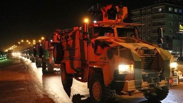 Kırıkhan’da çocuklardan askeri konvoya sevgi seli