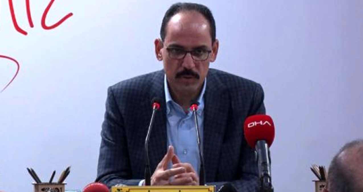 Kitap fuarında İbrahim Kalın'a 