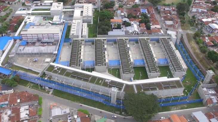 Kolombiya'da 49 mahkum öldü