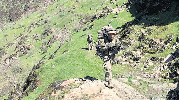 Komandolar PKK’nın yollarını kesti