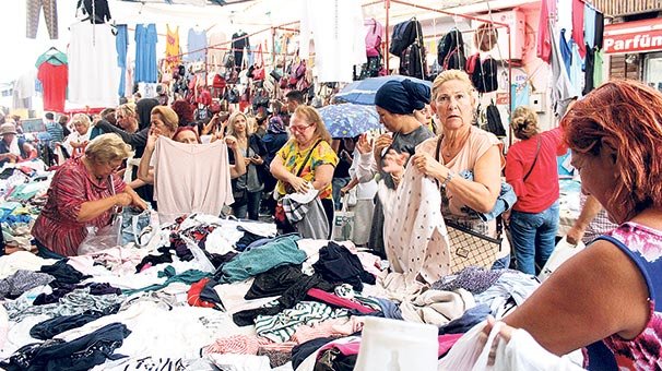 ‘Komşu’ Ayvalık pazarında!