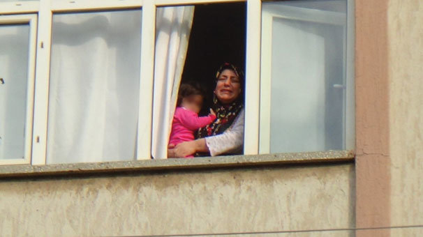 Komşuların çöp kutusu kavgası: 2 yaralı