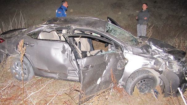 Kontrolden çıkan otomobil baraja uçtu: 5 yaralı