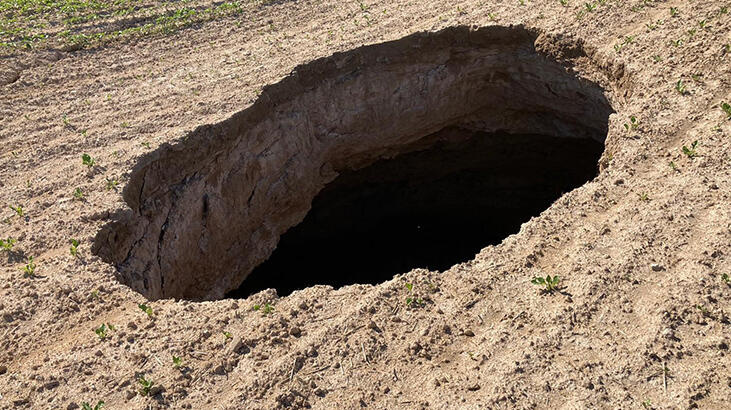 Konya'da 15 metre derinliğinde yeni obruk