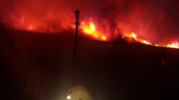Konya'da kız öğrenci yurdunun çatısında yangın