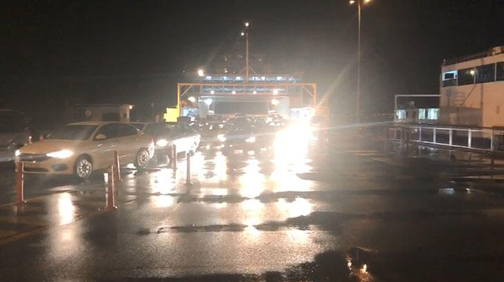 Korku dolu anlar! Feribot karaya oturdu