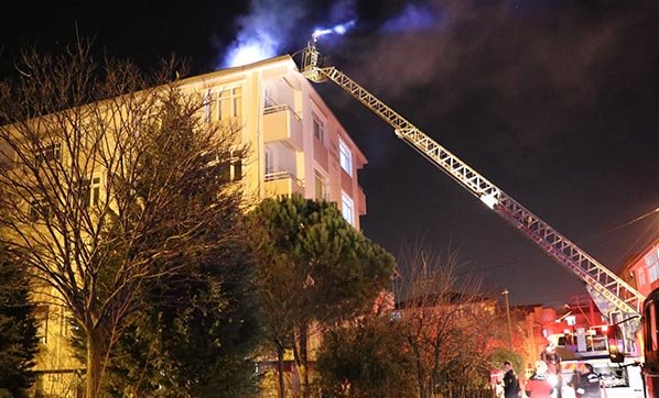 Korku dolu anlar! Mahalleli sokağa döküldü