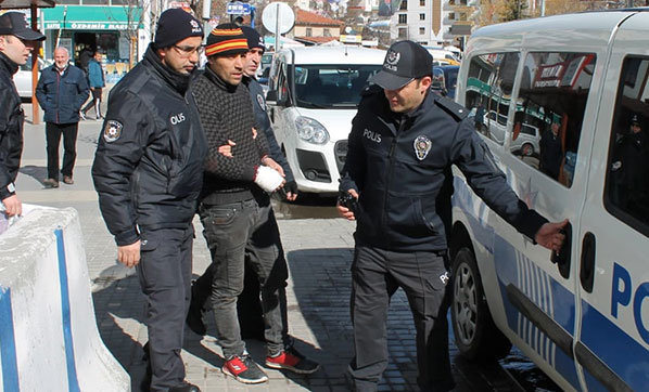 Korkunç olay! Kavga ettiği kardeşini öldürdü