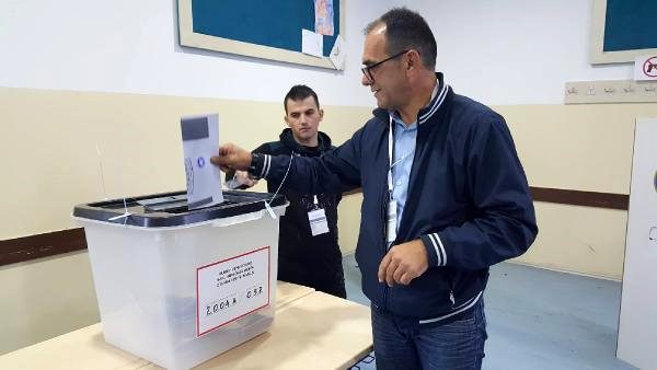 Kosova, bugün 7'nci kez sandık başında