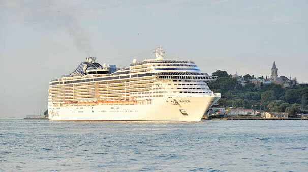 Kruvaziyer dümeni İstanbul’a kırıyor