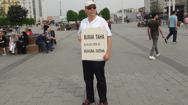 Kucağında dolaştı! Gören hayret etti...