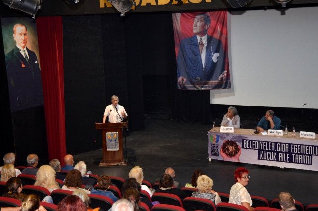 Kuşadası Kent Konseyi'nden dünya gıda günü paneli