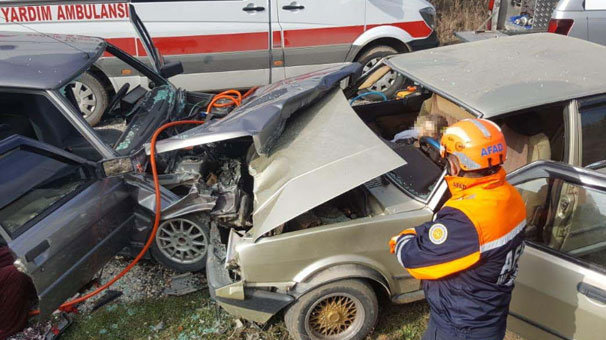 Kütahya'da feci kaza! Ölü ve çok sayıda yaralı var