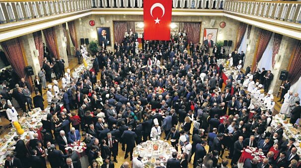 Liderler 23 Nisan resepsiyonunda bir araya geldi