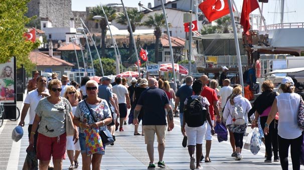 Lüks yolcu gemisi, Marmaris limanına demir attı