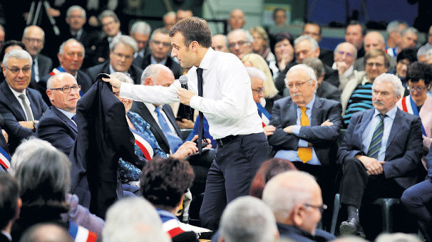 Macron müzakere turlarına başladı