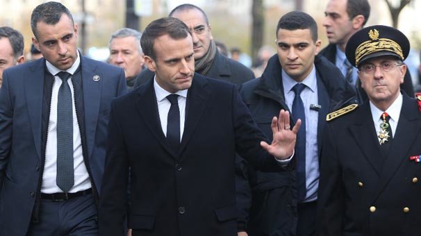 Macron, Sırbistan ziyaretini erteledi