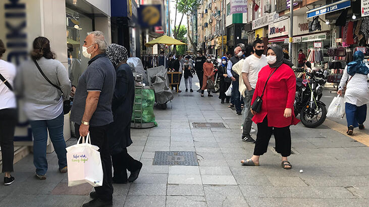 Mağaza indirimi corona dinlemedi