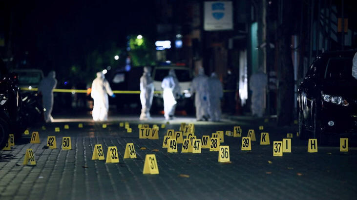Maldivler'in eski liderine evinin önünde bombalı saldırı