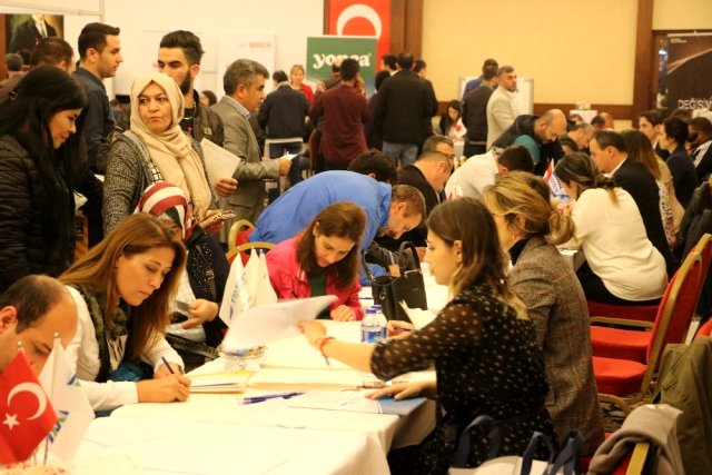 Manisa'da iş arayan ve işvereni buluşturan program