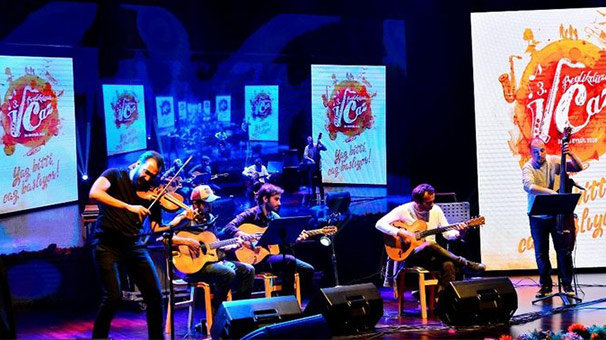 Manouche A La Turca dinleyicileri mest etti