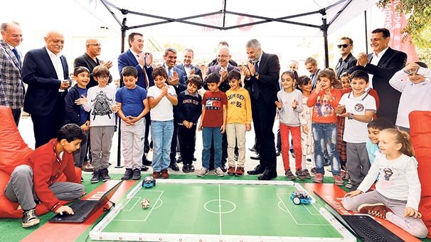 Mardinli çocuklara kodlama öğretti