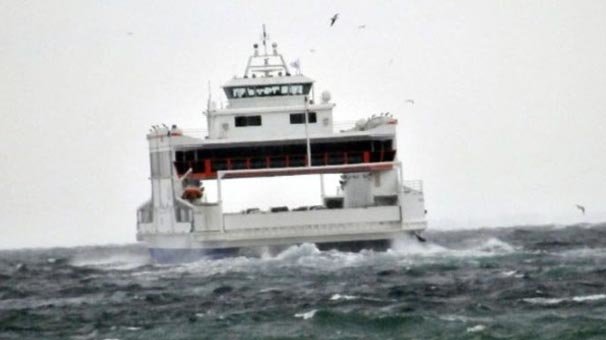 Marmara'da fırtına deniz ulaşımını aksatıyor: Deniz otobüsü seferleri iptal edildi!