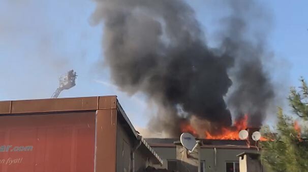 Mecidiyeköy'de korkutan yangın! Alevler yükseliyor
