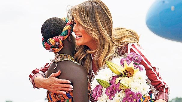 Melania tek başına Afrika turunda
