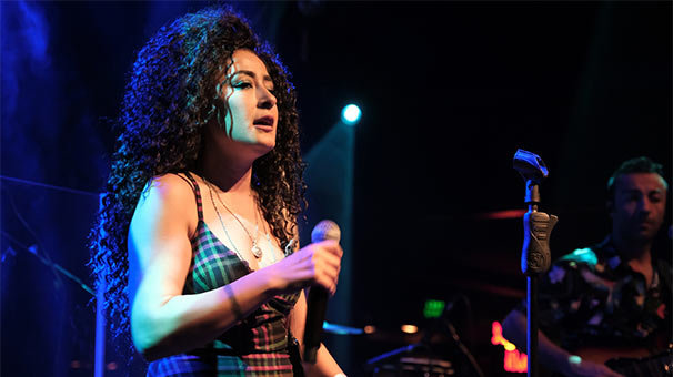 Melek Mosso: Bir kadını kimse itip kakamaz