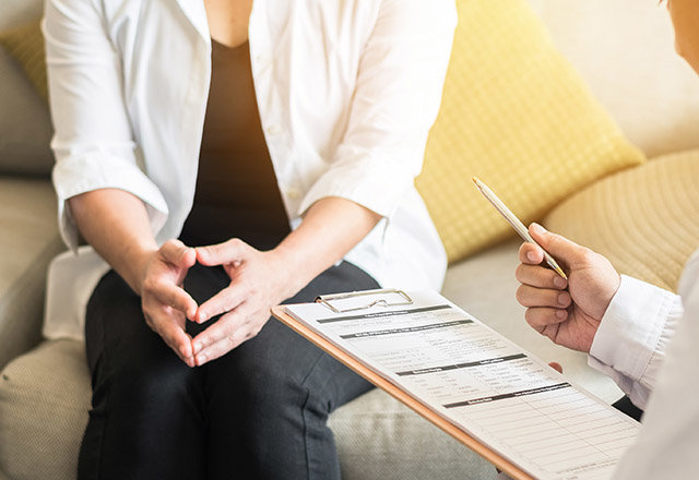 Menopoz dönemindeki kemik erimesine dikkat