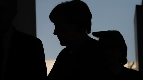 Merkel kapıları bir bir kapattı!