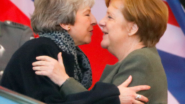 Merkel ve May'den Brexit zirvesi