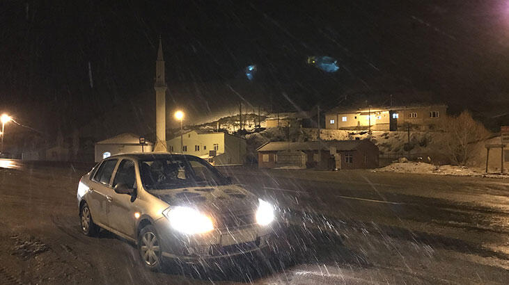 Meteoroloji uyarmıştı! Kar yağışı ve tipi etkisini artırdı